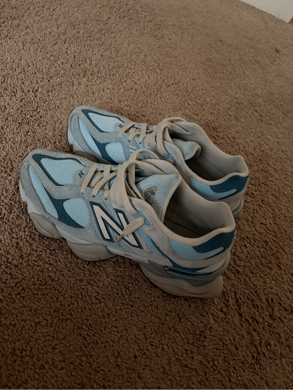 New Balance Pale Blue & Teal Runner Sneakers